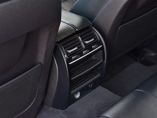 Bmw 530 2017 (530e iPerformance Luxury Line)-thumb-26