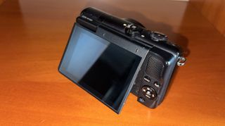 Canon mirrorless m100-thumb-1