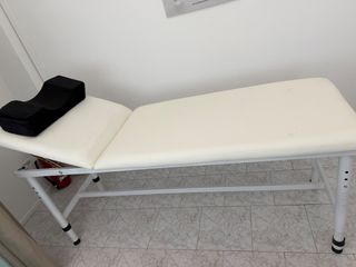 Πωλείτε κρεβάτι αισθητικής με ανάκληση πλάτης ελάχιστα χρησιμοποιημένο