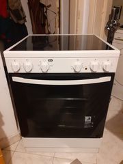 Ηλεκτρική κουζίνα Zanussi με κεραμικές εστίες