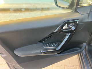 Peugeot 208 2017 208 TECH EDITION-thumb-27