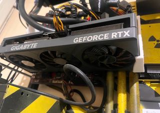 rtx 4060 ti 8gb GIGABYTE EAGLE-thumb-1