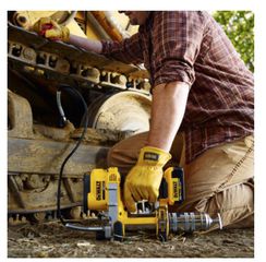 DeWALT DCGG571M1 power grease gun-thumb-2