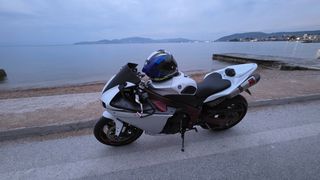 Yamaha YZF-R1 2010 BIG BANG-thumb-2
