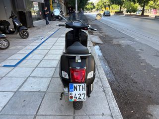 Vespa GTS Super Tech 300 2021 Vespa gts super tech-thumb-2