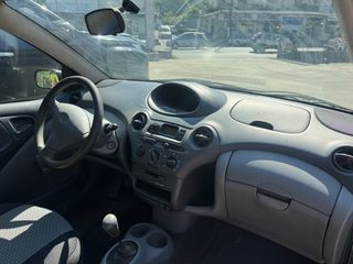 Toyota Yaris 2000-thumb-6