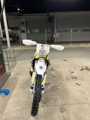 Husqvarna TE 300 2023-thumb-2