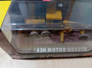 CAT 163h MOTOR GRADER AT WORK 1:87 SCALE-thumb-1
