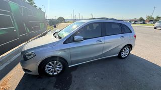 Mercedes-Benz B 180 2012