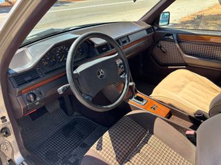 Mercedes-Benz E 300 1990 300D W124-thumb-8