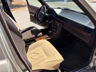 Mercedes-Benz E 300 1990 300D W124-thumb-12