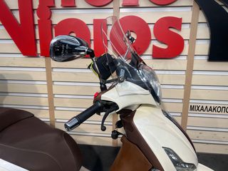 Piaggio Beverly 300 2015-thumb-5