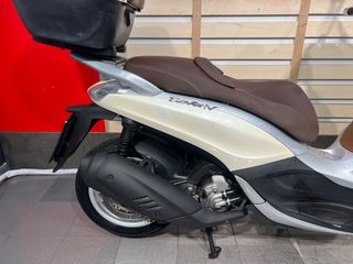 Piaggio Beverly 300 2015-thumb-6