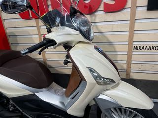Piaggio Beverly 300 2015-thumb-12