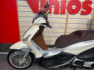 Piaggio Beverly 300 2015-thumb-13