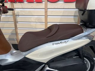 Piaggio Beverly 300 2015-thumb-16