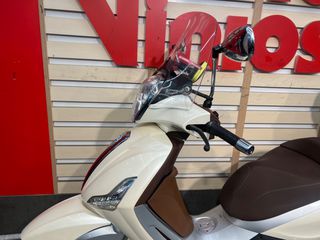 Piaggio Beverly 300 2015-thumb-18