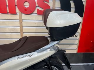 Piaggio Beverly 300 2015-thumb-19