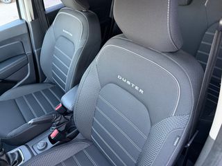 Dacia Duster 2022 4x4 / PRESTIGE-thumb-8