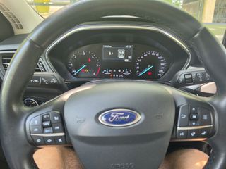 Ford Focus 2020 Titanium-thumb-11