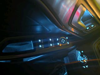 Ford Focus 2020 Titanium-thumb-24