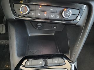 Opel Corsa 2023 Design & Tech 1.2 Turbo 100hp S/S MT6-thumb-11