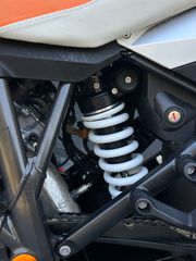 KTM 1290 Super Adventure 2016-thumb-18