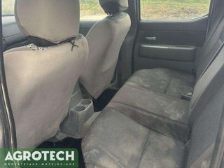 Mazda BT-50 2010-thumb-11