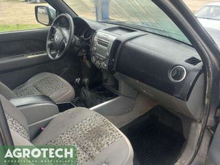 Mazda BT-50 2010-thumb-10