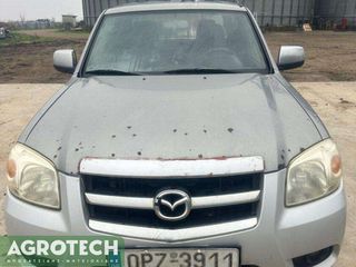 Mazda BT-50 2010-thumb-2
