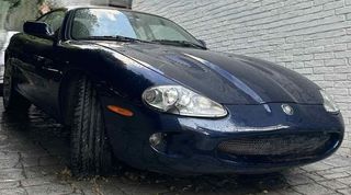 Jaguar XKR 2000 COUPE-thumb-6