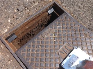 ITALIFTERS Shims Corners | Πολυτελή ηχομονωτικά γωνιακά παρεμβύσματα για καπάκια φρεατίων | KAPOUNTALIS - ITALIFTERS-thumb-2