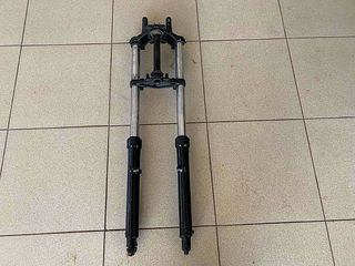 Honda CB750 FOUR-CB750K (RC01) 1978-1982 Μπροστινό Σύστημα Κομπλέ Ανάρτηση/Αμορτισέρ Εμπρος με Διπλο δισκοφρενο σε Άριστη κατάσταση!!!