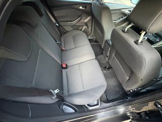 Ford Focus 2015-thumb-9
