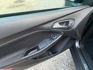 Ford Focus 2015-thumb-10