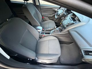 Ford Focus 2015-thumb-11