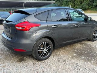 Ford Focus 2015-thumb-5