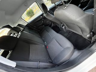 Peugeot 208 2019-thumb-12