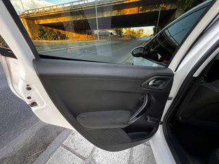 Peugeot 208 2019-thumb-16
