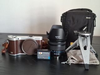 SAMSUNG NX300 & 18-55mm lense