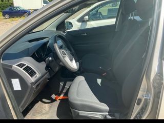 Hyundai i 20 2013-thumb-8
