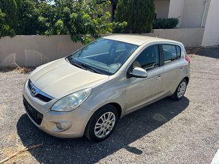 Hyundai i 20 2013-thumb-10