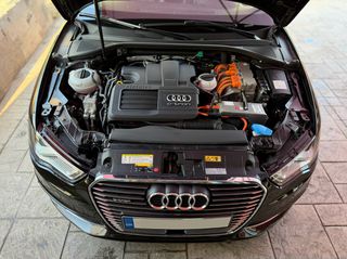 Audi A3 2015 e-tron-thumb-3