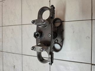 Σταυρος μαζι με τιμονοπλακα yzf 250 yzf 450 wrf 450