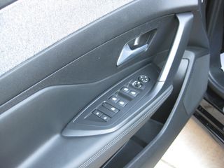 Peugeot 308 2022 1.2 Allure Plus 130-thumb-7