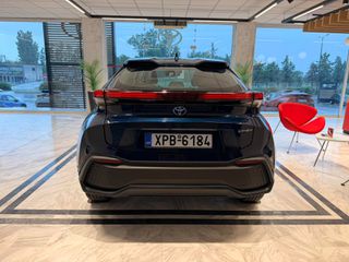 Toyota C-HR 2025 C-ULT PLUG-IN HYBRID-thumb-4