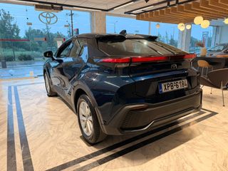 Toyota C-HR 2025 C-ULT PLUG-IN HYBRID-thumb-3