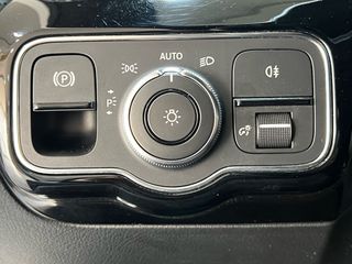 Mercedes-Benz A 180 2019 AUTO/ΟΘΟΝΗ/CAMERA/NAVI/FULL LED/ΔΕΡΜΑ/ΖΑΝΤΕΣ/EU6-thumb-15