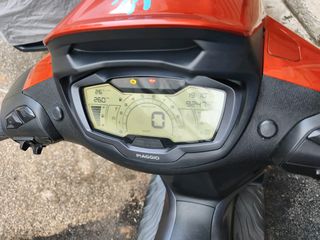 Piaggio Beverly 400 2023-thumb-10