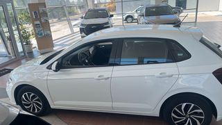 Volkswagen Polo 2024 LIFE-thumb-4